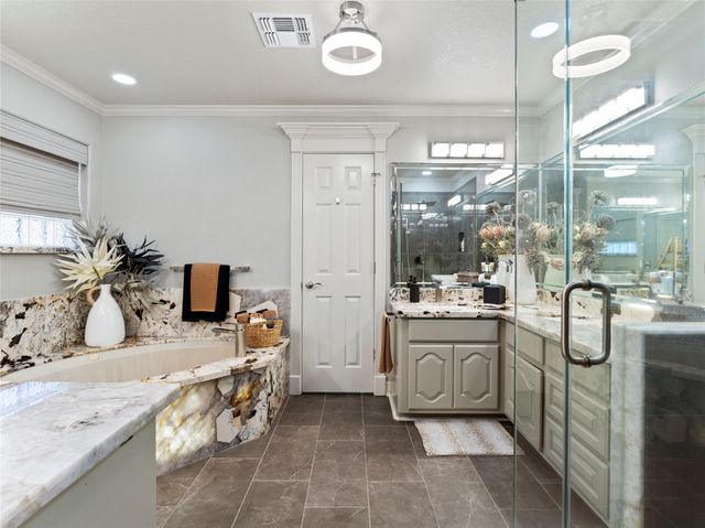 56 Valhalla Drive, Bay City, TX 77414