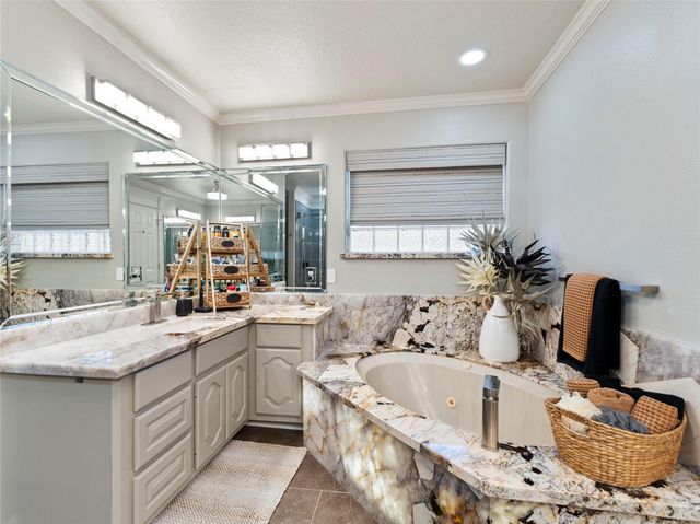 56 Valhalla Drive, Bay City, TX 77414