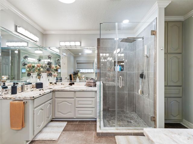 56 Valhalla Drive, Bay City, TX 77414