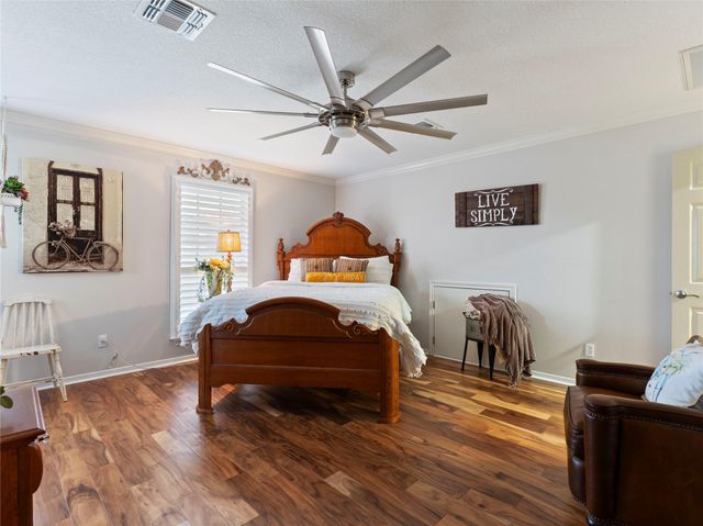 56 Valhalla Drive, Bay City, TX 77414