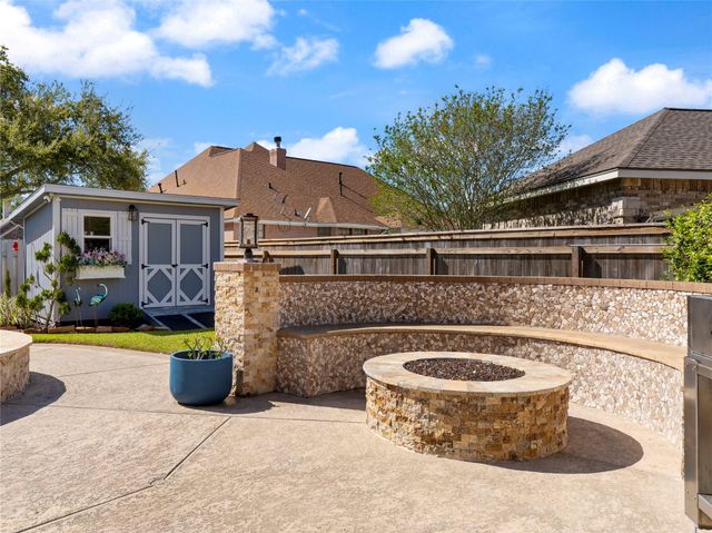 56 Valhalla Drive, Bay City, TX 77414