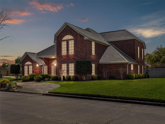 56 Valhalla Drive, Bay City, TX 77414