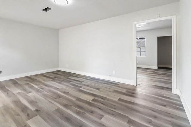 521 E Hunnicutt Street, Baytown, TX 77520