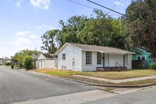 521 E Hunnicutt Street, Baytown, TX 77520