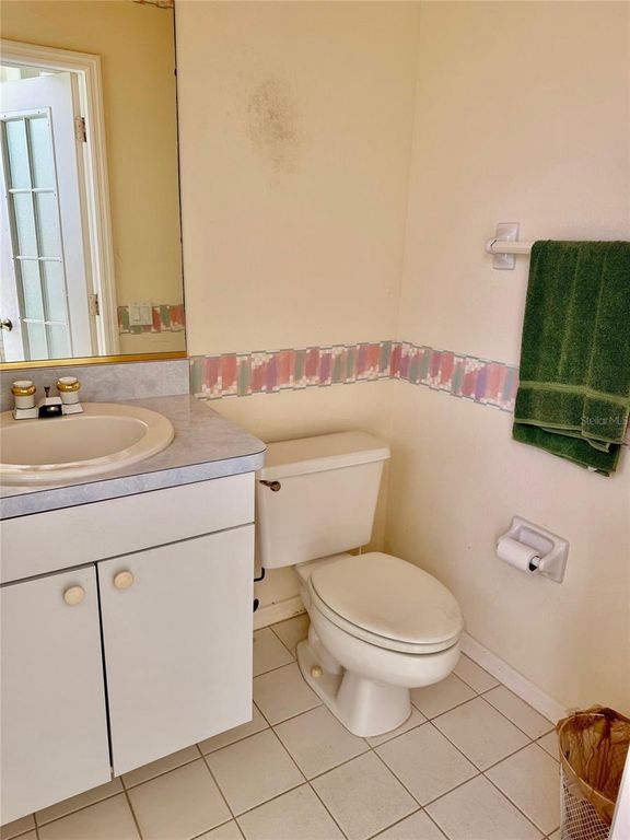 Image 22 of property listing at 7402 FAIRLINKS COURT, Sarasota, FL 34243