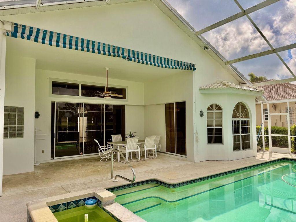 Image 24 of property listing at 7402 FAIRLINKS COURT, Sarasota, FL 34243