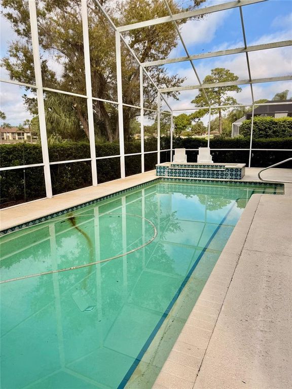 Image 5 of property listing at 7402 FAIRLINKS COURT, Sarasota, FL 34243