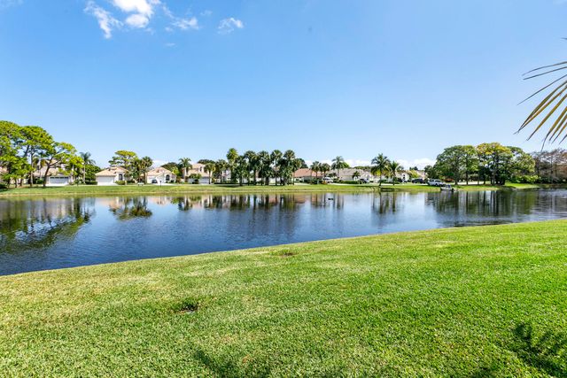 12841 Oak Knoll Drive, Palm Beach Gardens, FL 33418