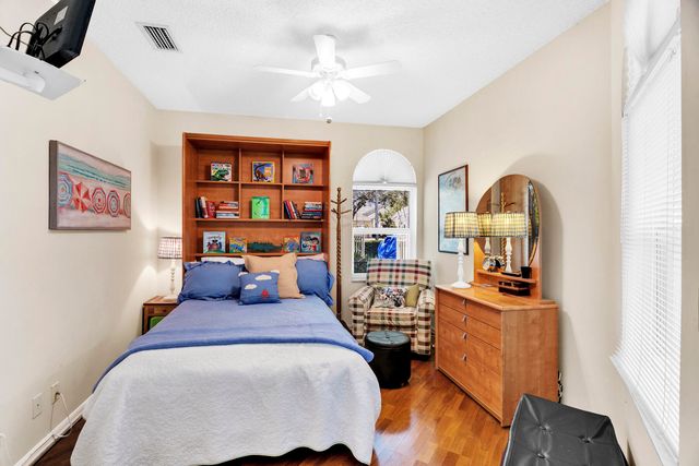 12841 Oak Knoll Drive, Palm Beach Gardens, FL 33418