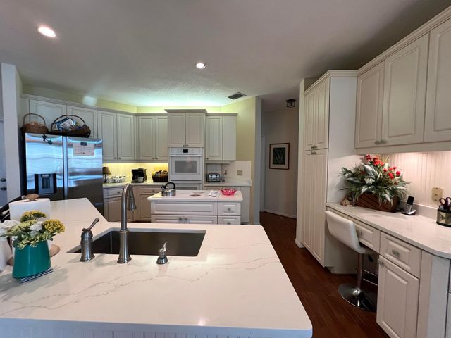 12841 Oak Knoll Drive, Palm Beach Gardens, FL 33418