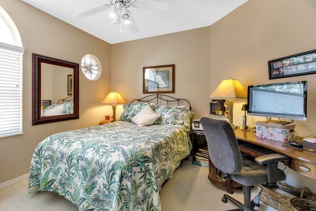 12841 Oak Knoll Drive, Palm Beach Gardens, FL 33418