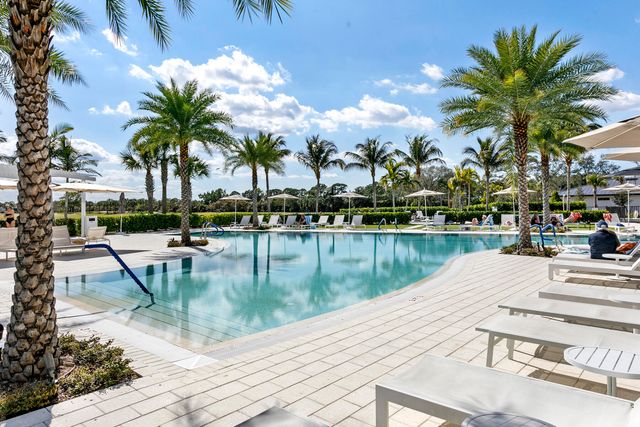 12841 Oak Knoll Drive, Palm Beach Gardens, FL 33418