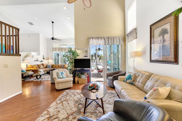 12841 Oak Knoll Drive, Palm Beach Gardens, FL 33418