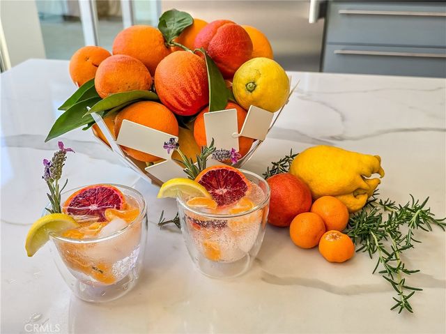 2244 N La Paz, Claremont, CA 91711