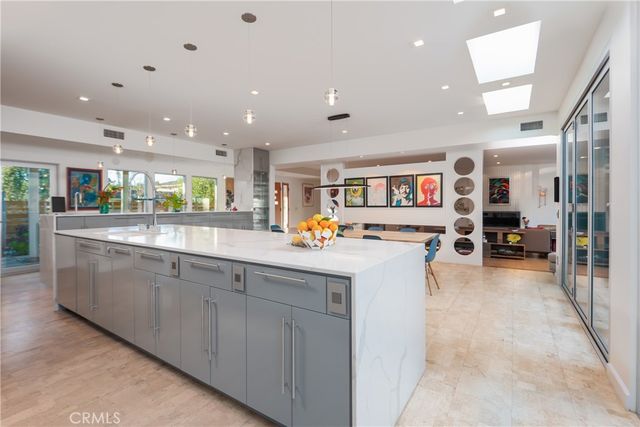 2244 N La Paz, Claremont, CA 91711