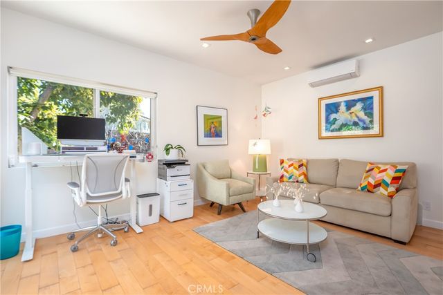 2244 N La Paz, Claremont, CA 91711