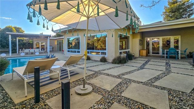 2244 N La Paz, Claremont, CA 91711