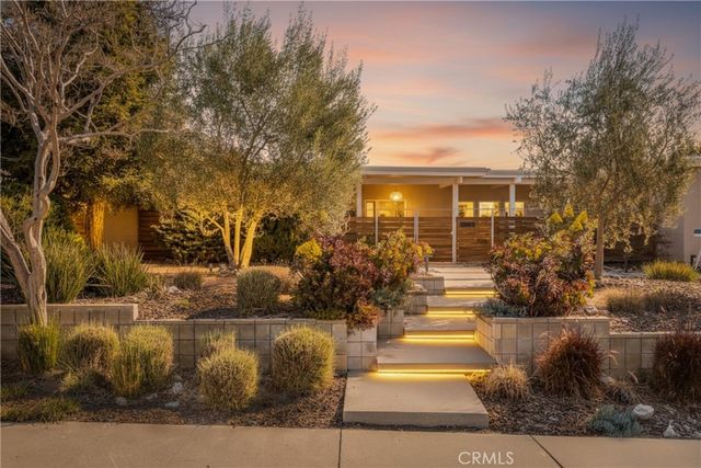 2244 N La Paz, Claremont, CA 91711