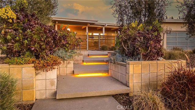 2244 N La Paz, Claremont, CA 91711