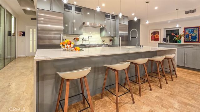 2244 N La Paz, Claremont, CA 91711