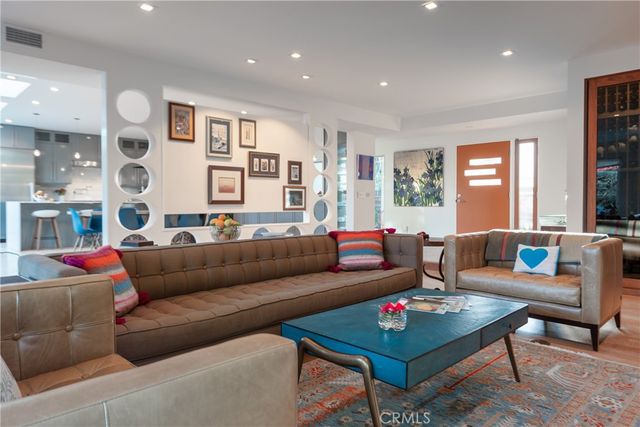 2244 N La Paz, Claremont, CA 91711