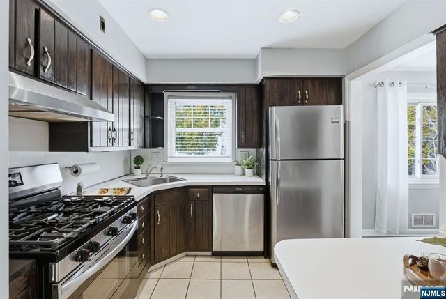 31 Randolph Place, West Orange, NJ 07052