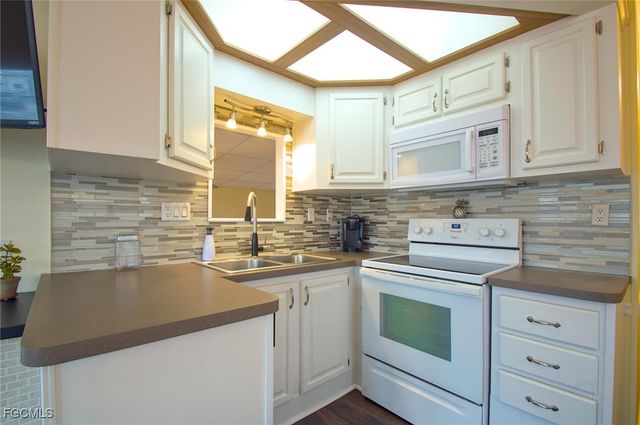 16331 Hermit Thrush LN, Fort Myers, FL 33908