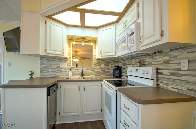 16331 Hermit Thrush LN, Fort Myers, FL 33908