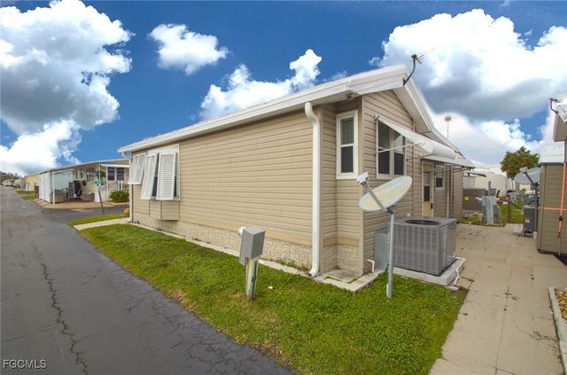 16331 Hermit Thrush LN, Fort Myers, FL 33908