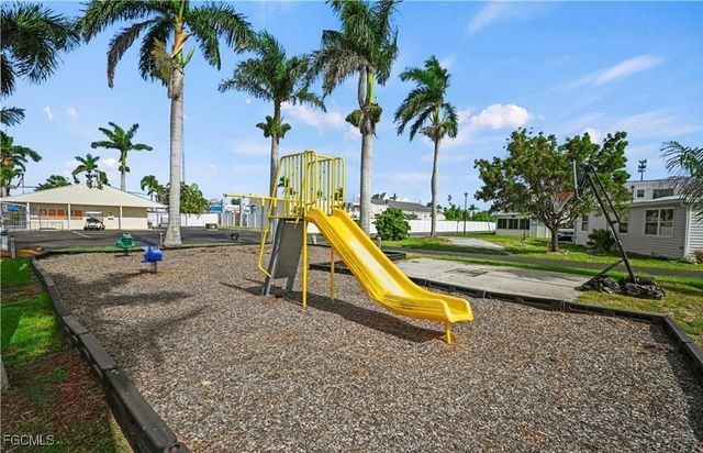 16331 Hermit Thrush LN, Fort Myers, FL 33908