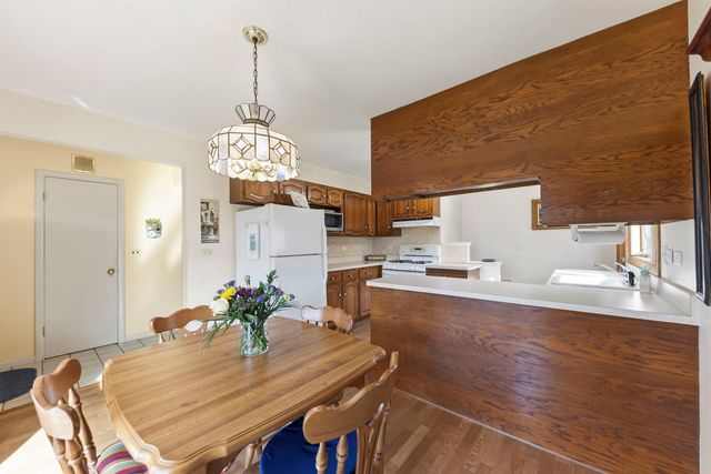 2345 Boeger Avenue, Westchester, IL 60154