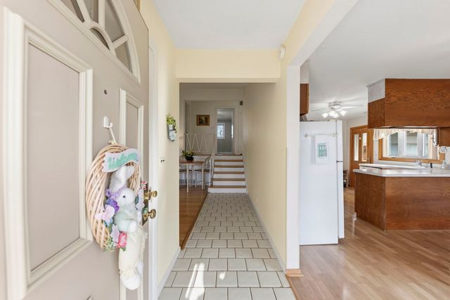 2345 Boeger Avenue, Westchester, IL 60154