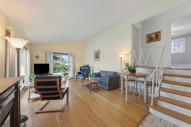 2345 Boeger Avenue, Westchester, IL 60154