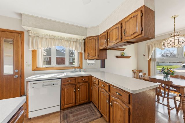 2345 Boeger Avenue, Westchester, IL 60154