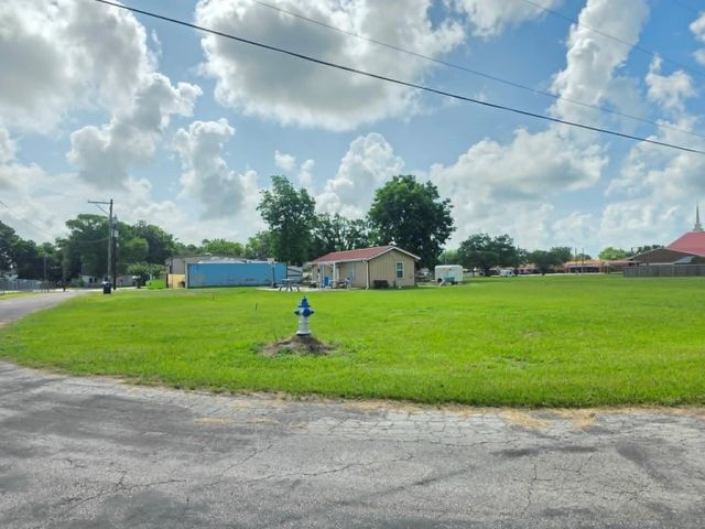 3205 Avenue E, Bay City, TX 77414