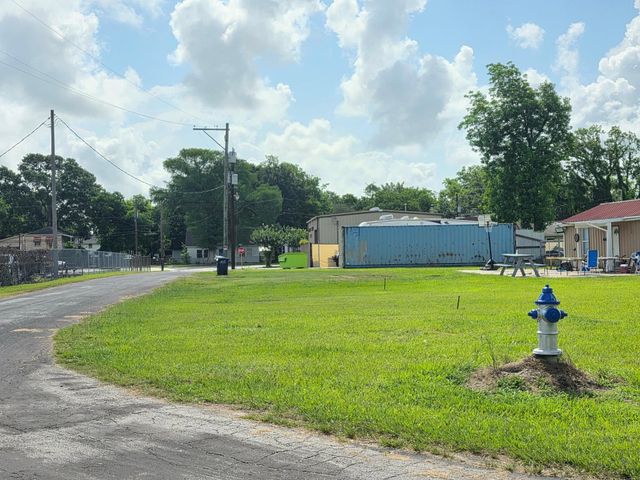 3205 Avenue E, Bay City, TX 77414