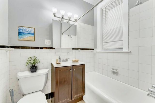 8012 S Essex Avenue 3S, Chicago, IL 60617