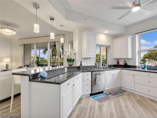 400 FLAGSHIP DR 302, Naples, FL 34108