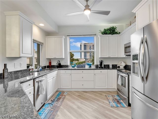 400 FLAGSHIP DR 302, Naples, FL 34108