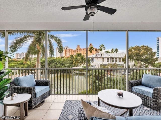 400 FLAGSHIP DR 302, Naples, FL 34108