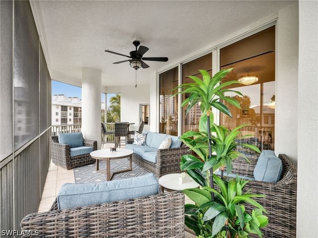 400 FLAGSHIP DR 302, Naples, FL 34108