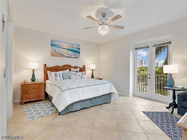 400 FLAGSHIP DR 302, Naples, FL 34108