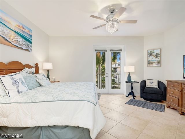400 FLAGSHIP DR 302, Naples, FL 34108