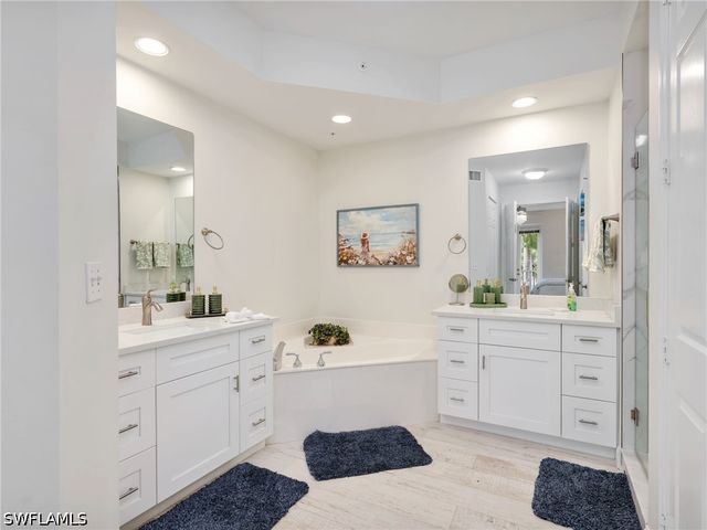 400 FLAGSHIP DR 302, Naples, FL 34108