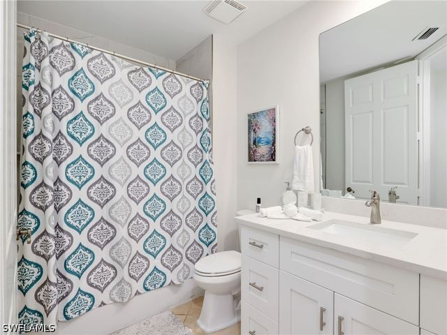 400 FLAGSHIP DR 302, Naples, FL 34108