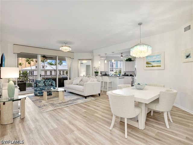 400 FLAGSHIP DR 302, Naples, FL 34108