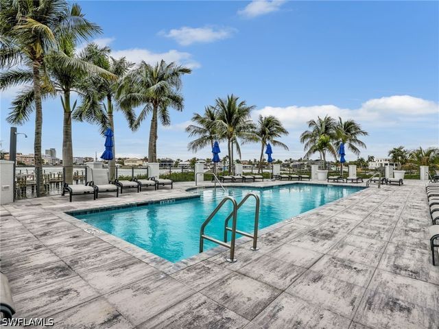 400 FLAGSHIP DR 302, Naples, FL 34108