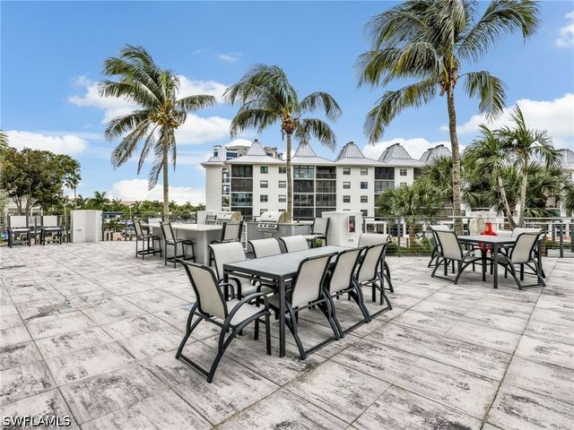 400 FLAGSHIP DR 302, Naples, FL 34108