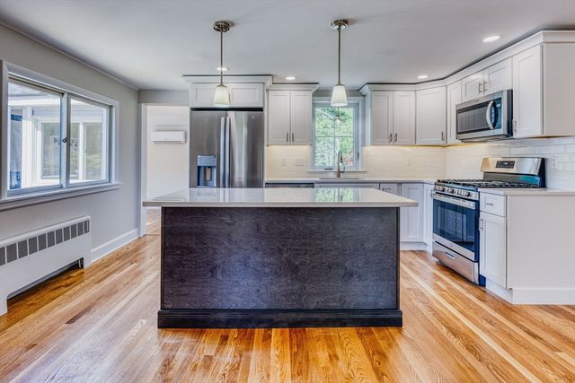 20 Francis Ave, Groveland, MA 01834