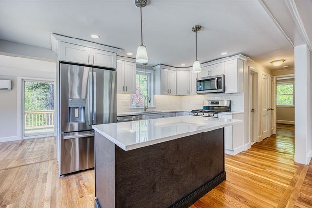20 Francis Ave, Groveland, MA 01834